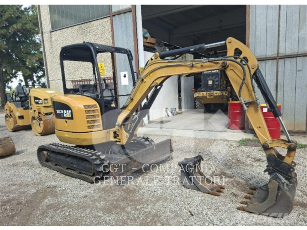 CAT 302.7DCR Гусеничные экскаваторы