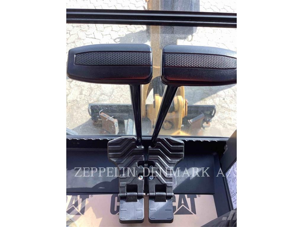 CAT 30205CR Rupsgraafmachines