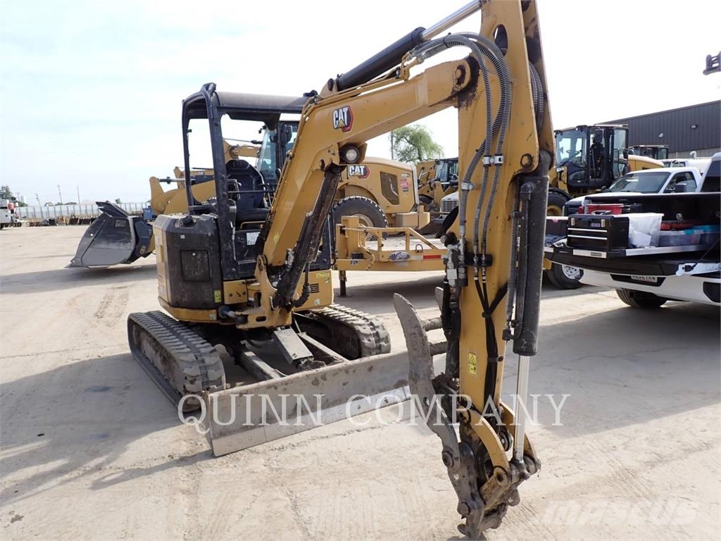 CAT 303.5 حفارات زحافة