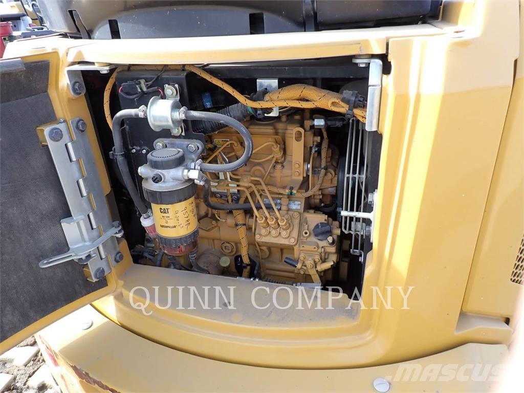 CAT 303.5 حفارات زحافة