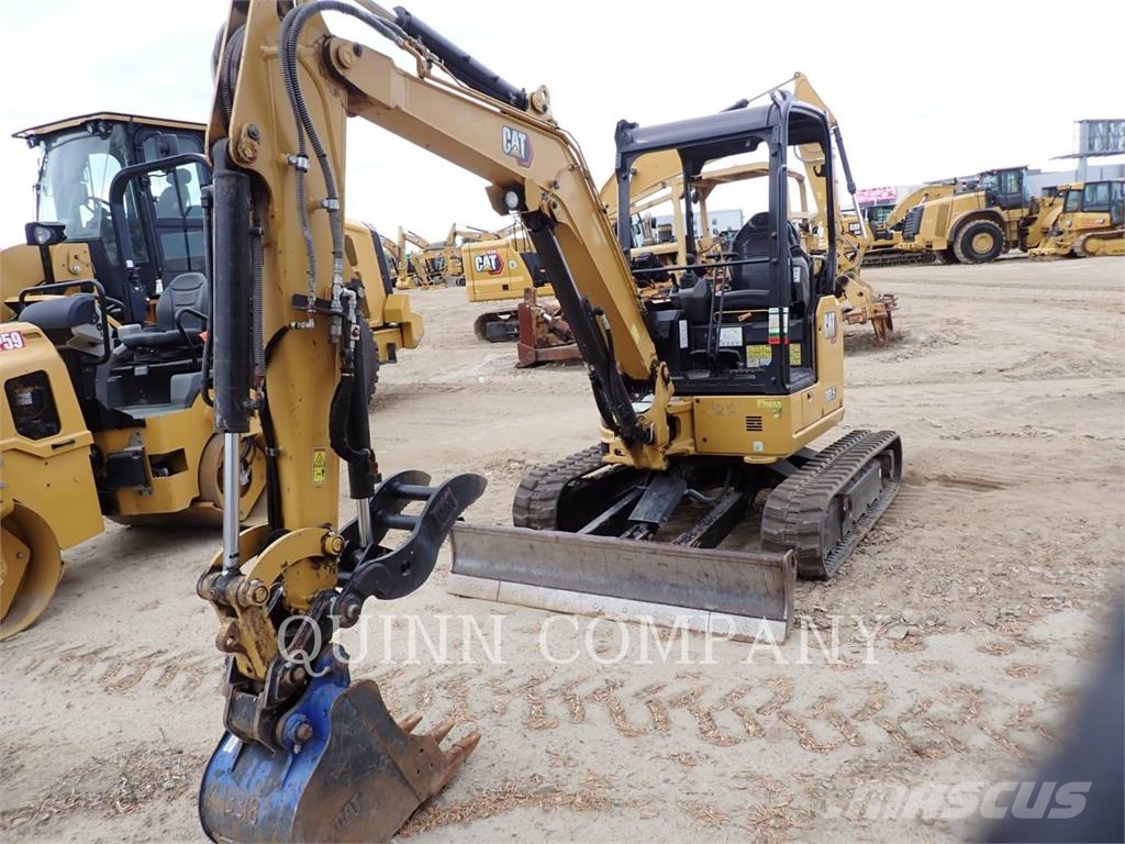CAT 303.5 حفارات زحافة