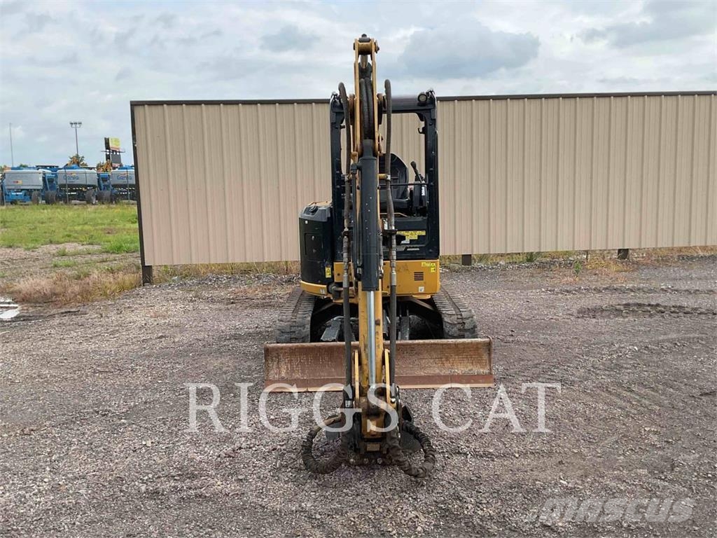 CAT 303.5 حفارات زحافة