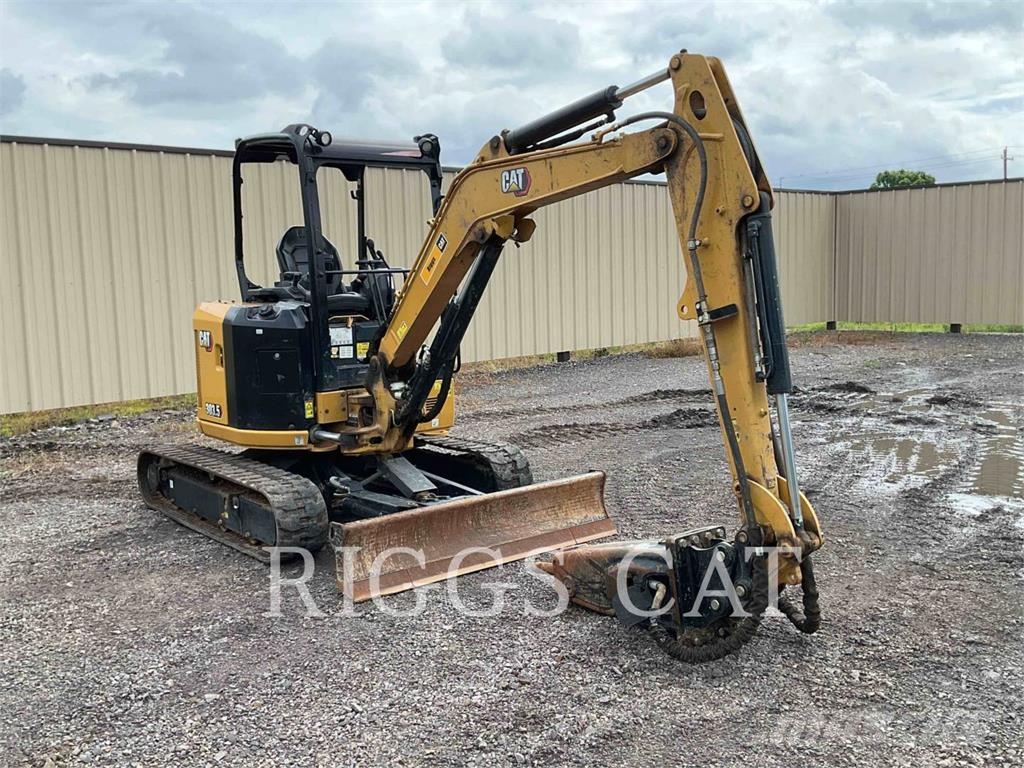 CAT 303.5 حفارات زحافة