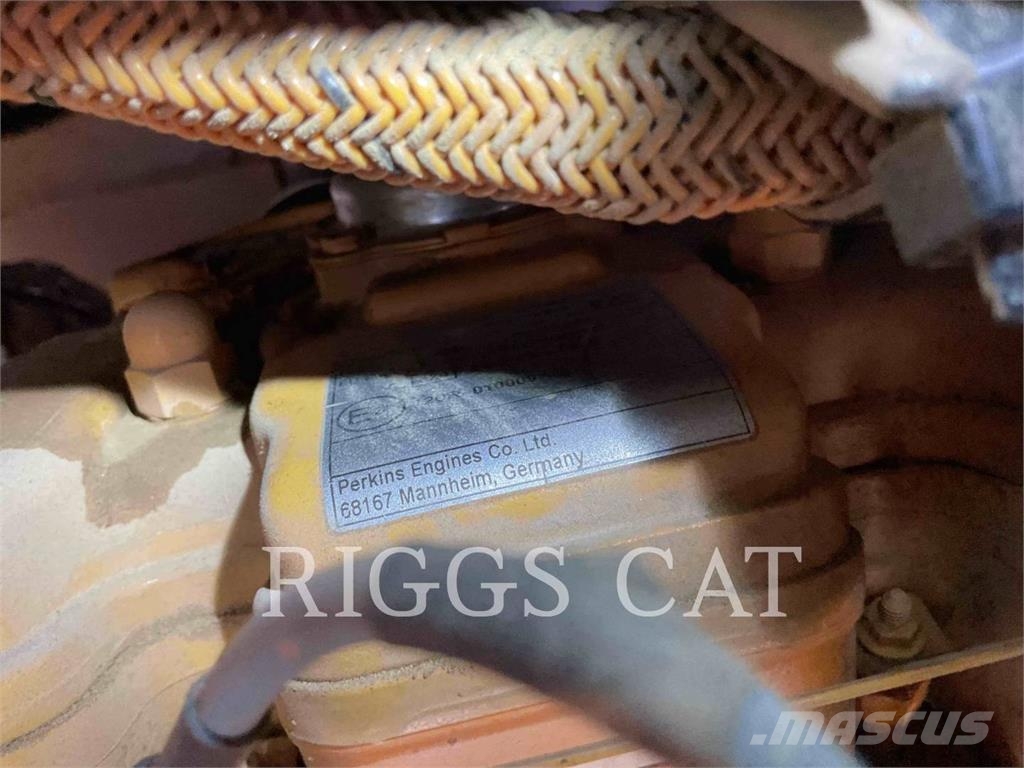 CAT 303.5 حفارات زحافة