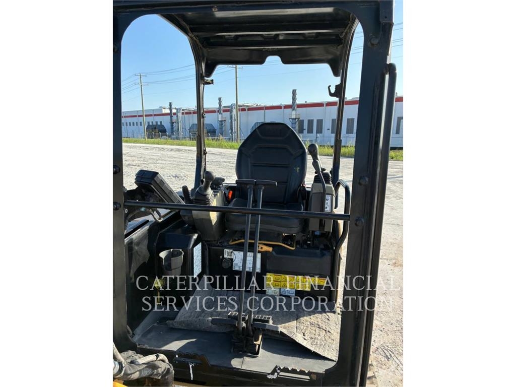 CAT 303.5-07CR حفارات زحافة