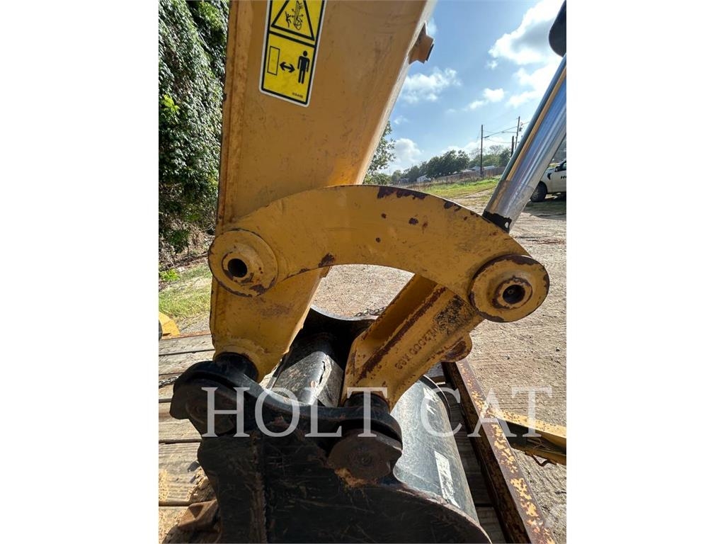 CAT 303.5 CR Kāpurķēžu ekskavatori