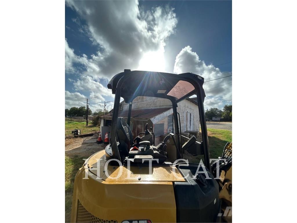 CAT 303.5 CR حفارات زحافة