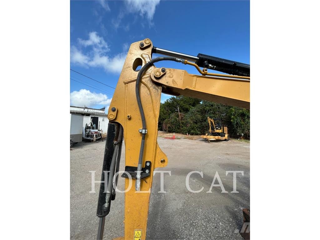 CAT 303.5 CR حفارات زحافة