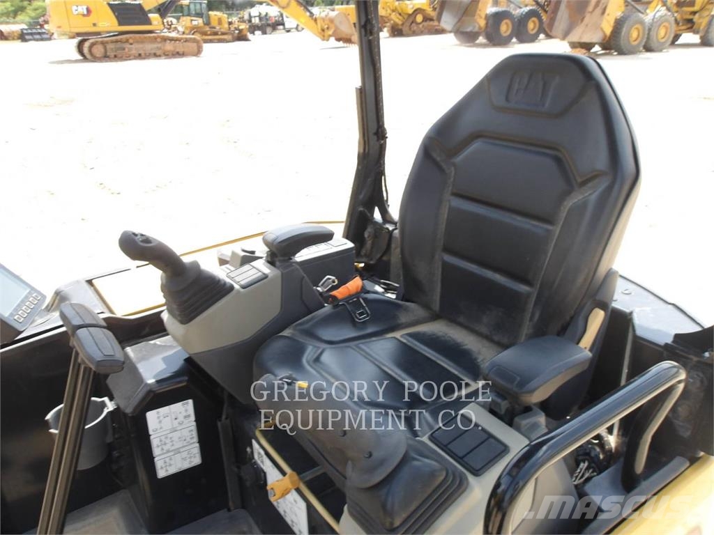 CAT 303.507CR حفارات زحافة