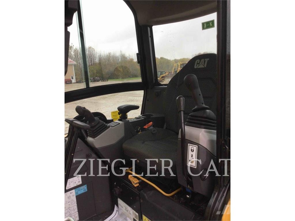 CAT 303.507CR Pelle sur chenilles