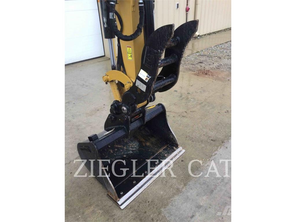 CAT 303.507CR Pelle sur chenilles
