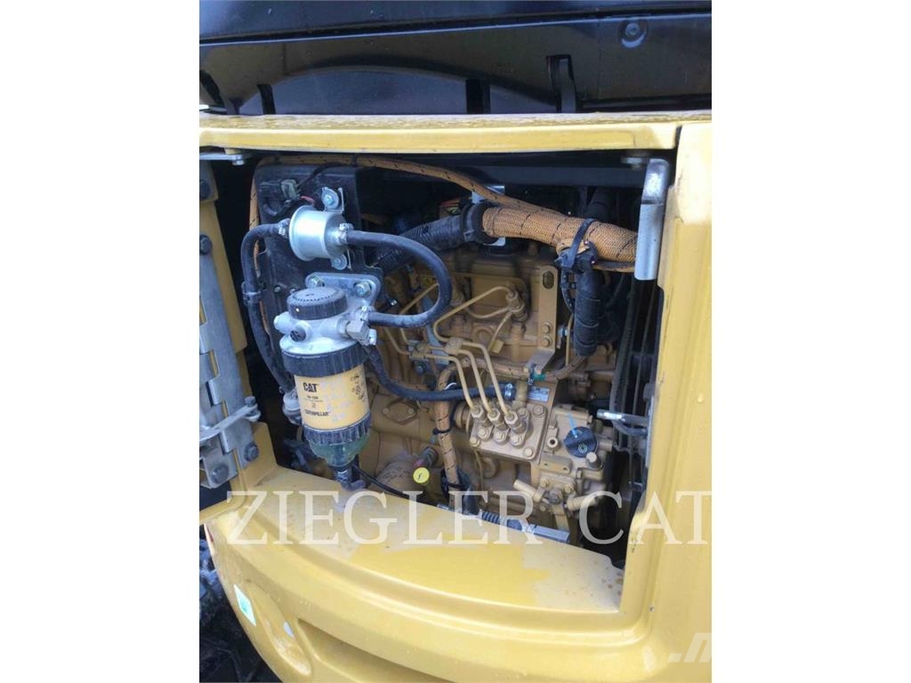 CAT 303.507CR Pelle sur chenilles