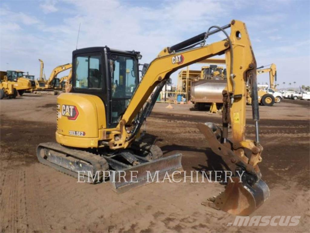 CAT 303.5E2 حفارات زحافة
