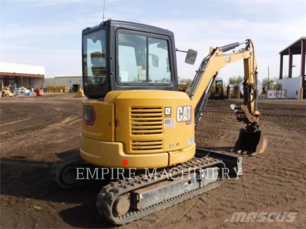 CAT 303.5E2 حفارات زحافة