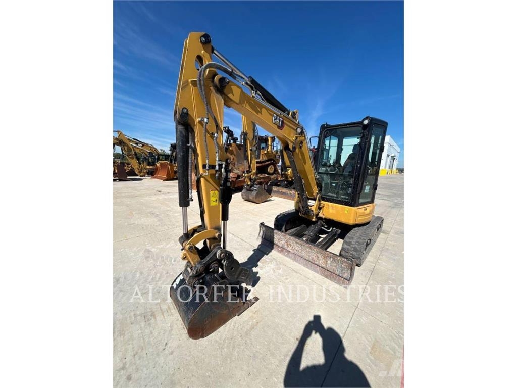 CAT 303.5E2 CR حفارات زحافة