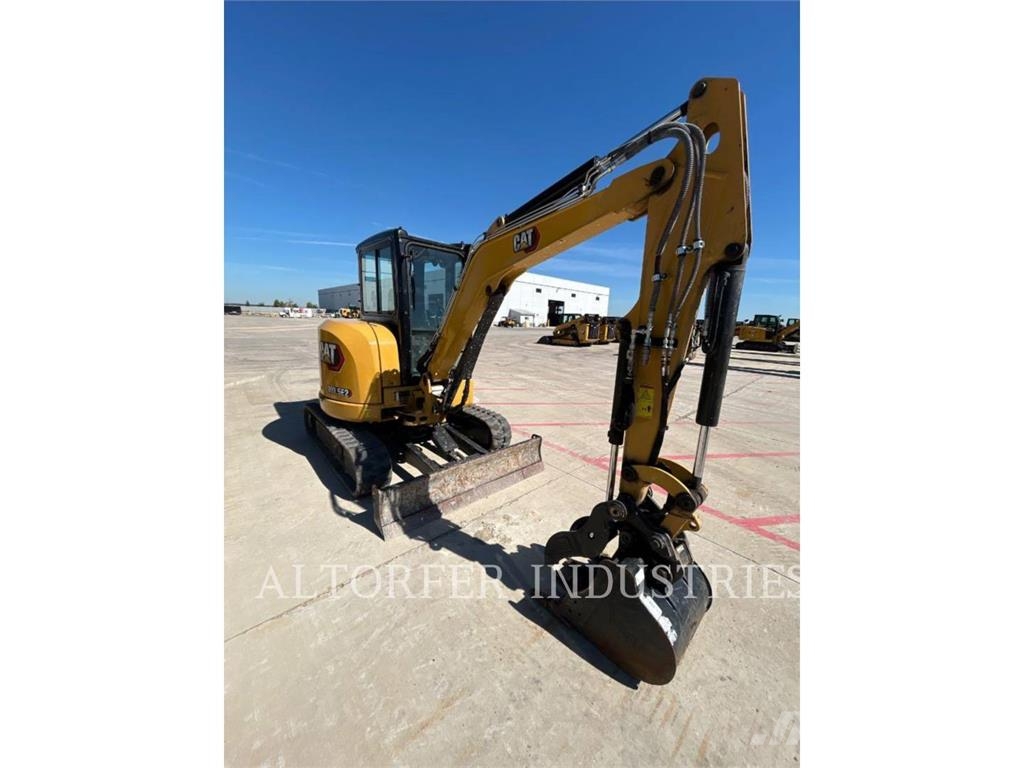 CAT 303.5E2 CR حفارات زحافة