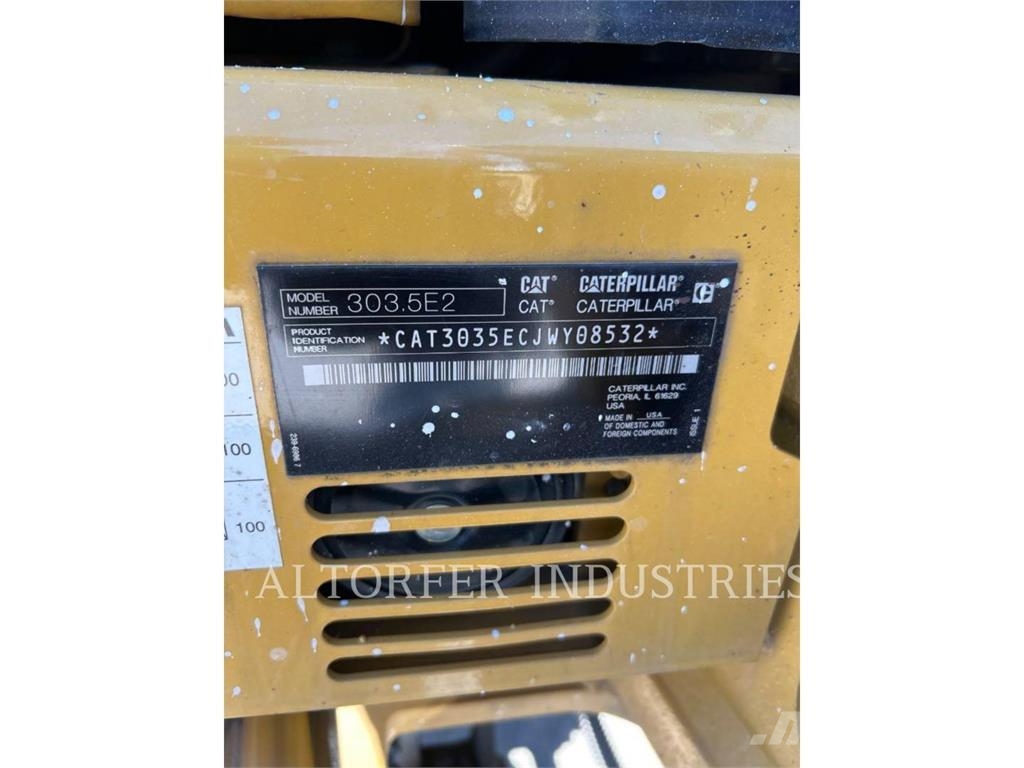 CAT 303.5E2 CR حفارات زحافة