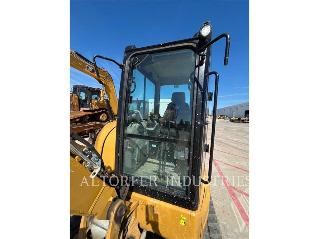 CAT 303.5E2 CR حفارات زحافة