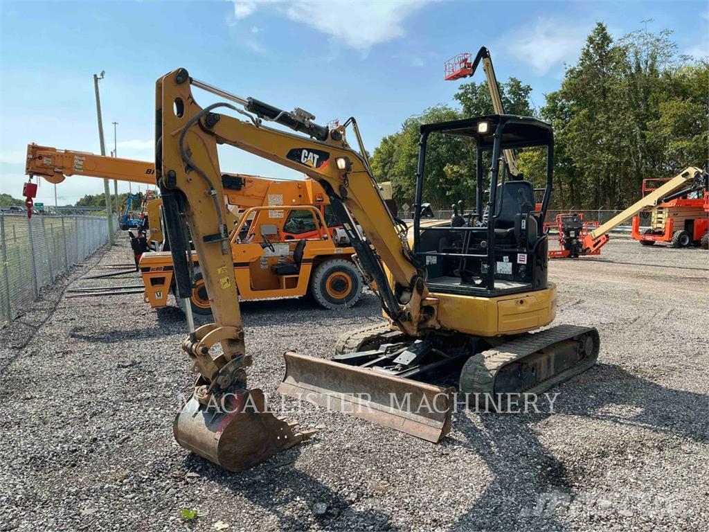 CAT 303.5E2CR حفارات زحافة