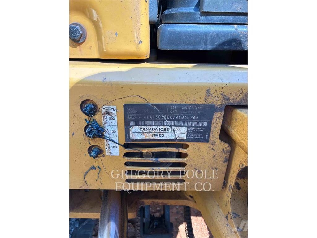 CAT 303.5E2CR حفارات زحافة
