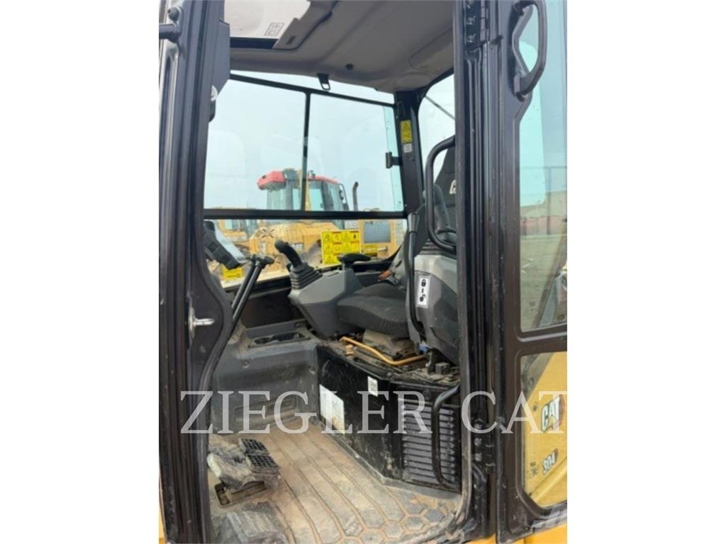 CAT 304 Pelle sur chenilles