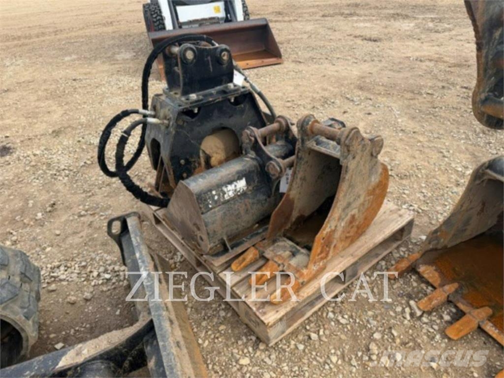 CAT 304 Pelle sur chenilles