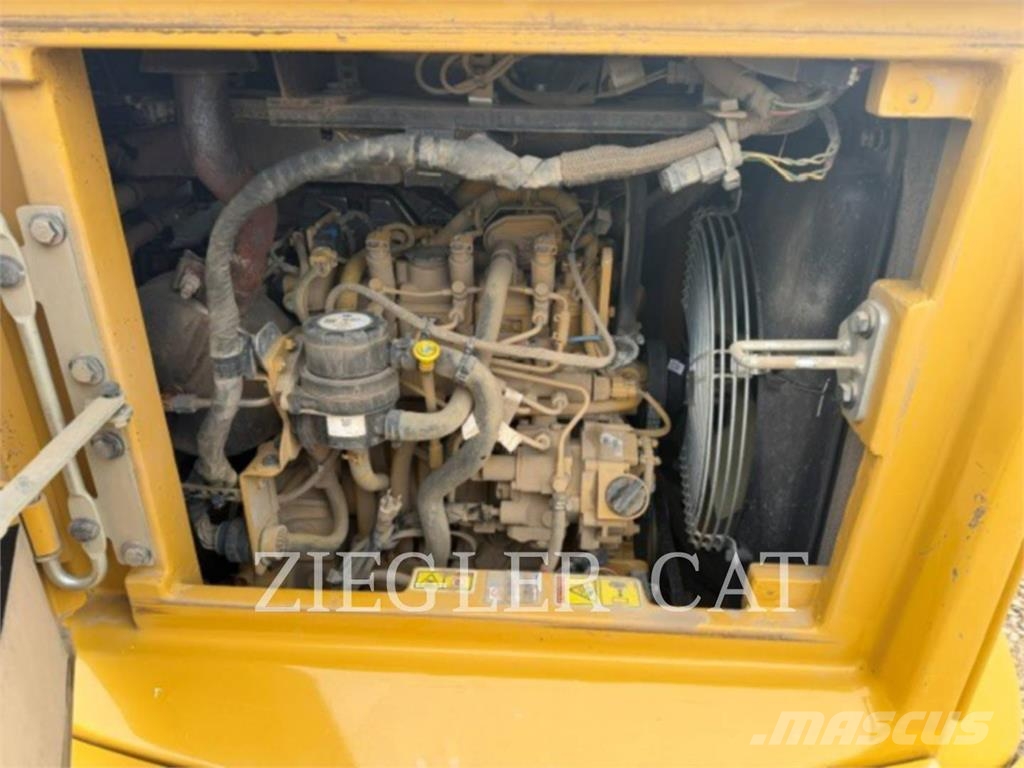 CAT 304 Pelle sur chenilles