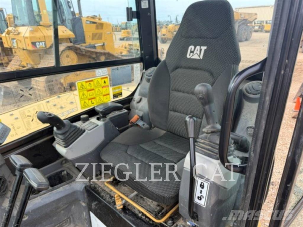 CAT 304 Pelle sur chenilles