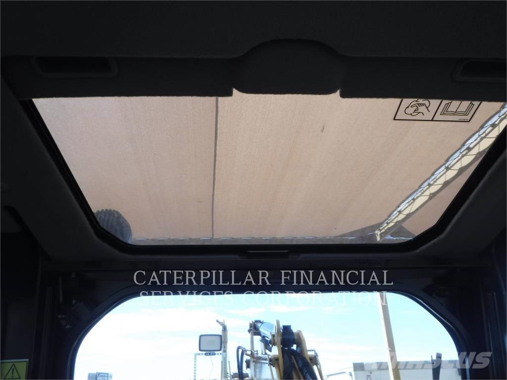 CAT 304-07 حفارات زحافة