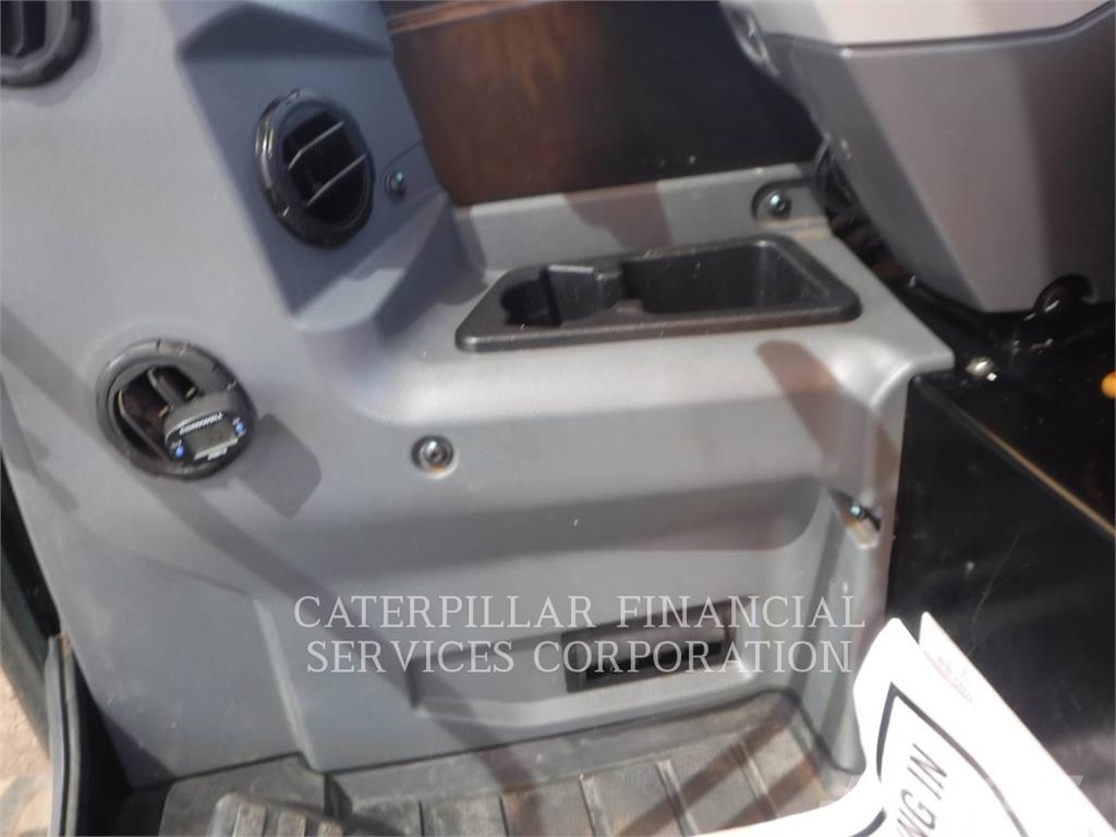 CAT 304-07 حفارات زحافة