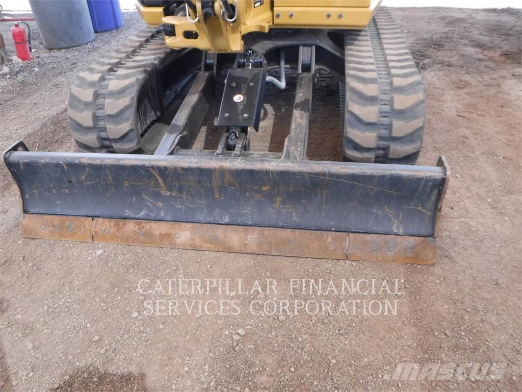 CAT 304-07 حفارات زحافة