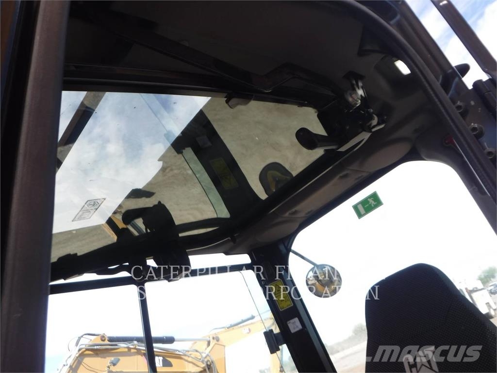 CAT 304-07 حفارات زحافة