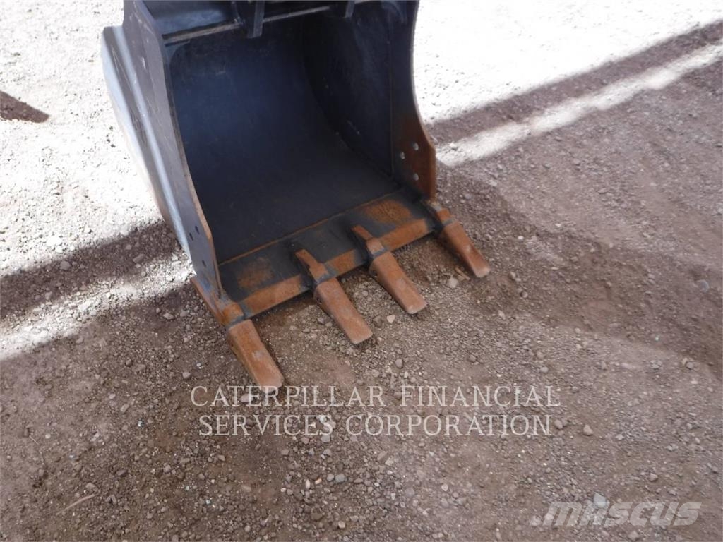 CAT 304-07 حفارات زحافة