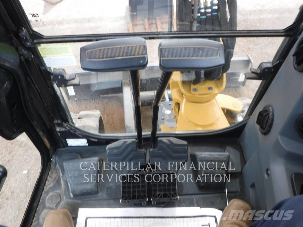 CAT 304-07 حفارات زحافة