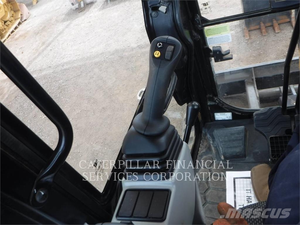CAT 304-07 حفارات زحافة