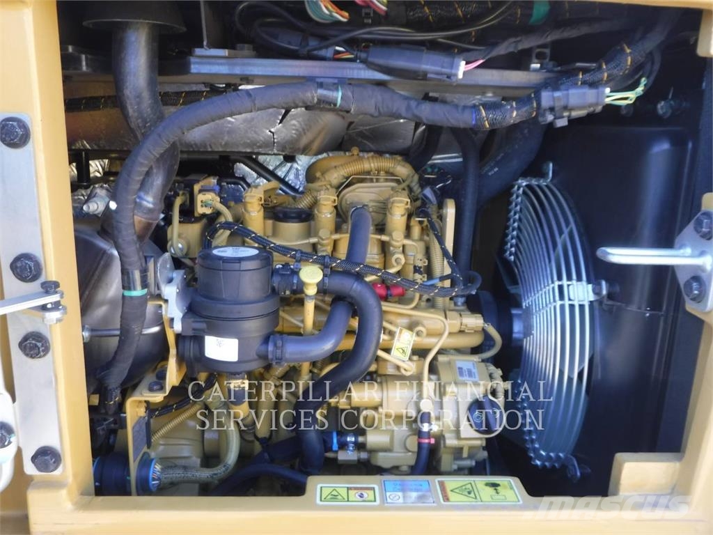 CAT 304-07 حفارات زحافة