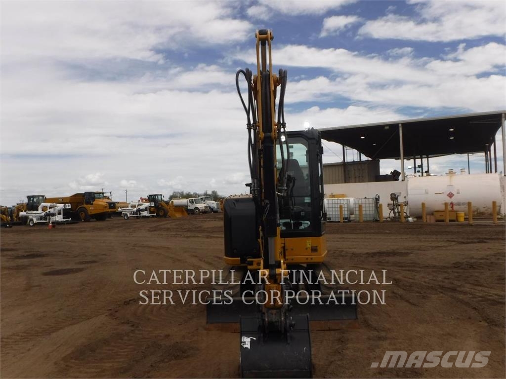 CAT 304-07 حفارات زحافة