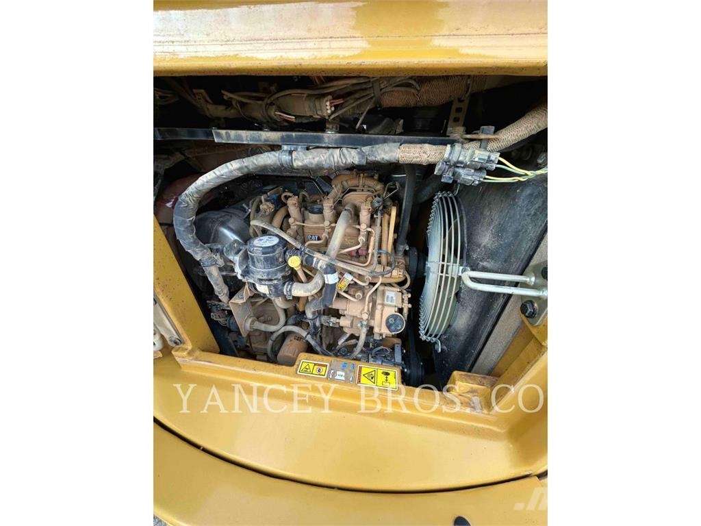 CAT 304 HTH 대형 굴삭기 29톤 이상