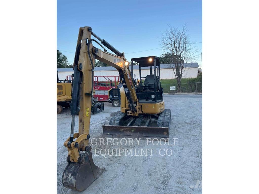 CAT 304E2CR حفارات زحافة