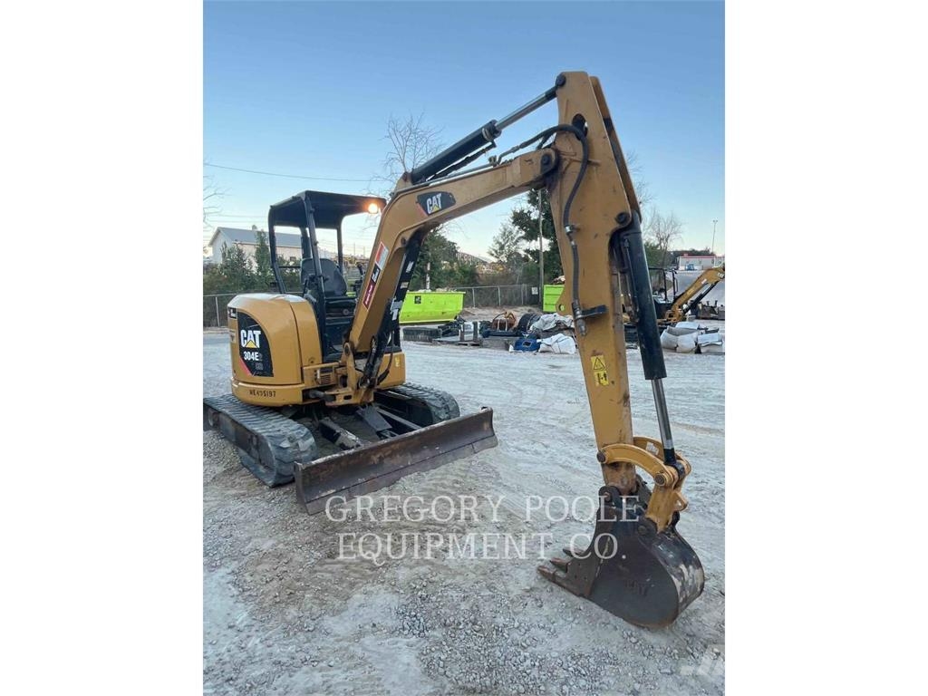 CAT 304E2CR حفارات زحافة
