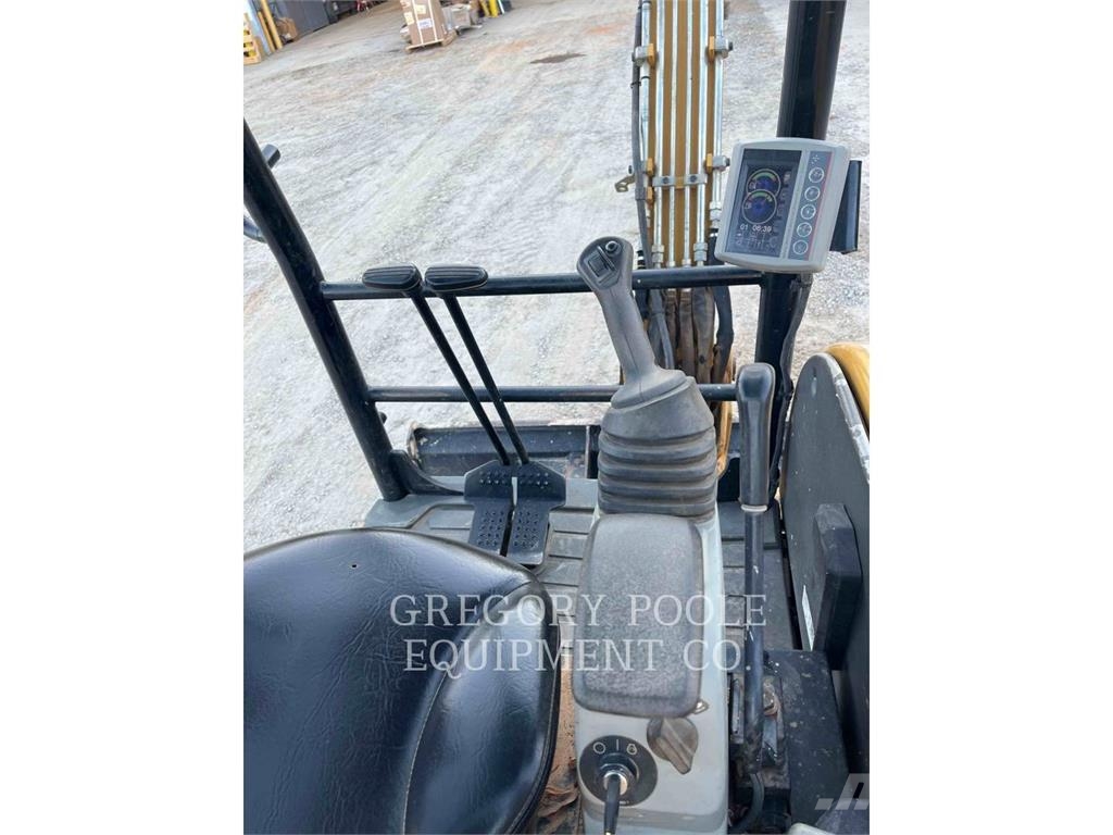 CAT 304E2CR حفارات زحافة