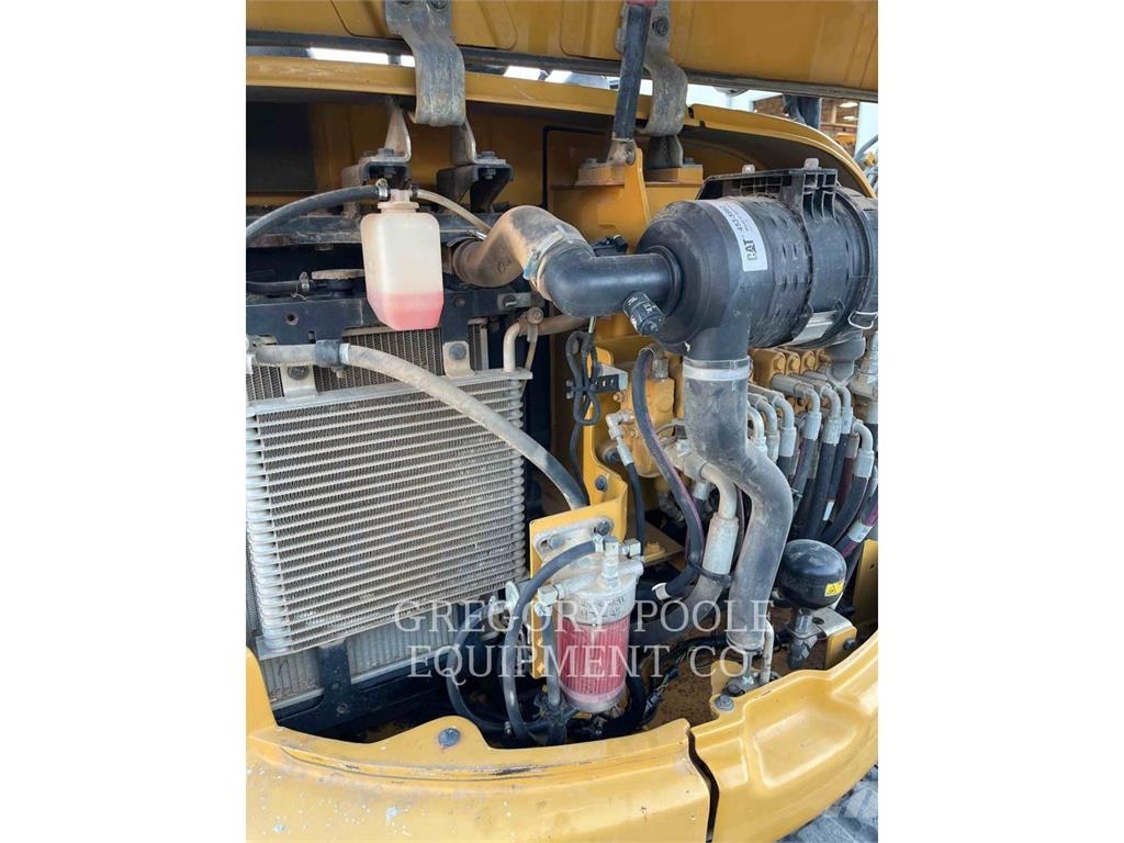 CAT 304E2CR حفارات زحافة