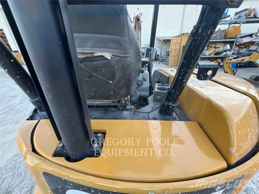 CAT 304E2CR حفارات زحافة