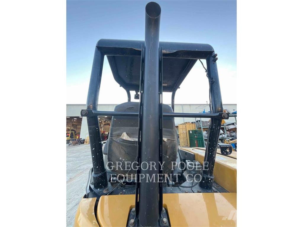 CAT 304E2CR حفارات زحافة