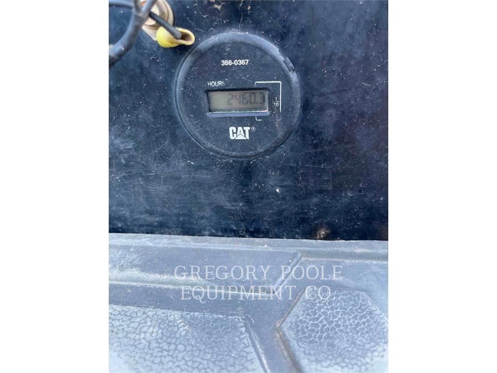 CAT 304E2CR حفارات زحافة