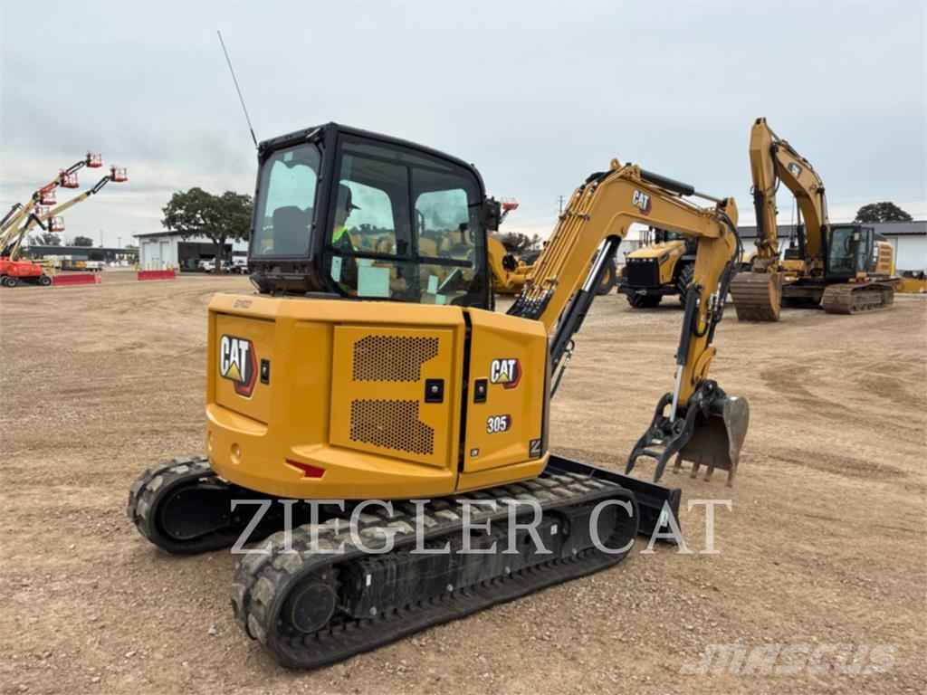 CAT 305 حفارات زحافة