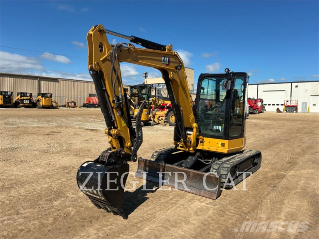 CAT 305 حفارات زحافة