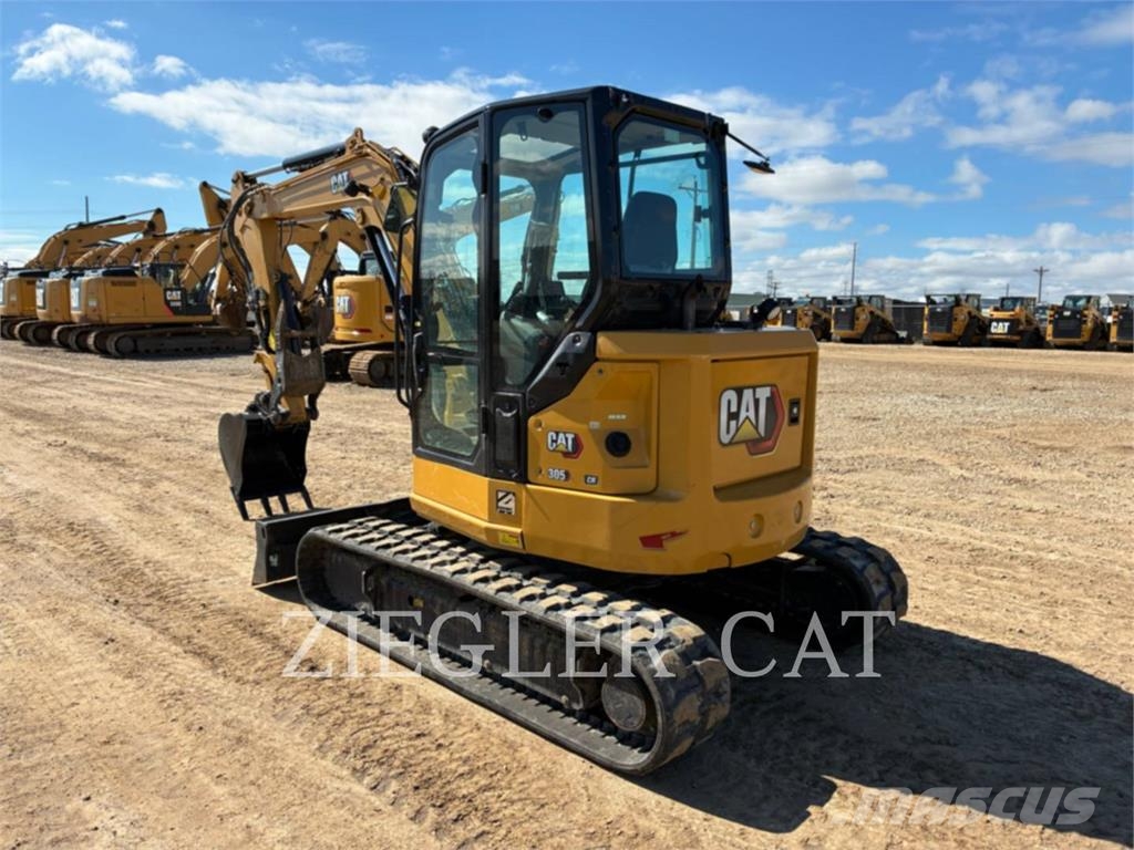 CAT 305 حفارات زحافة