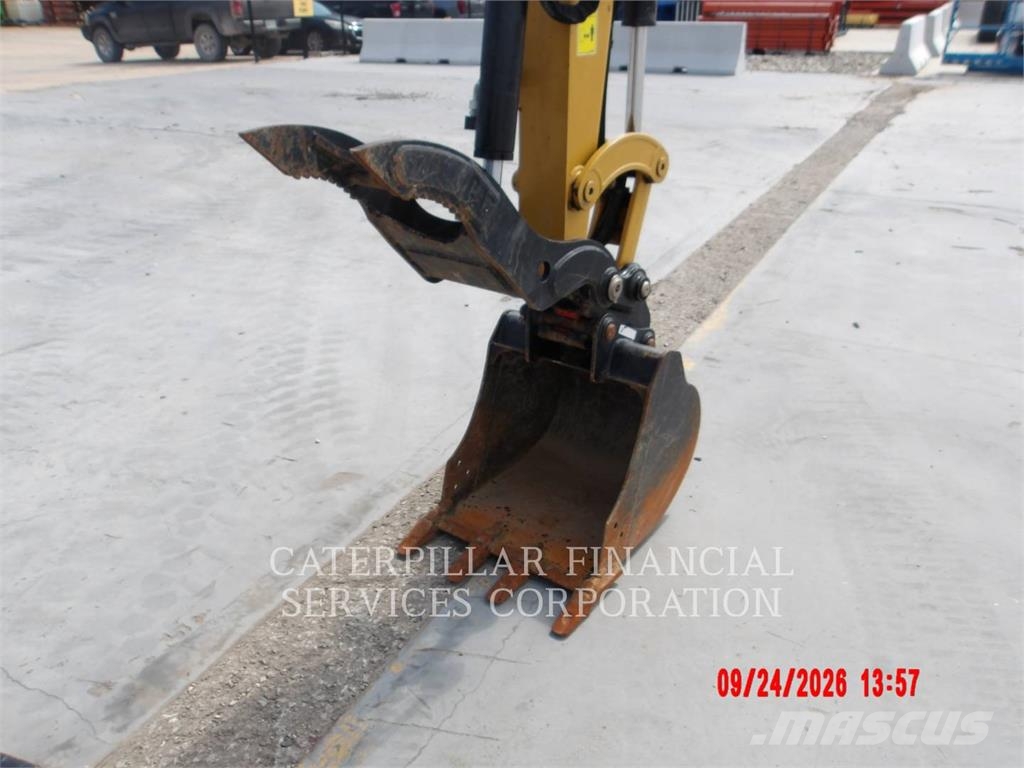 CAT 305-07CR حفارات زحافة
