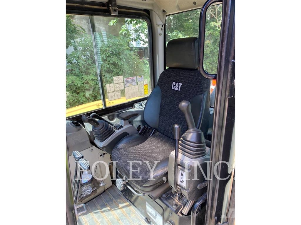 CAT 305.5E2CR Kāpurķēžu ekskavatori
